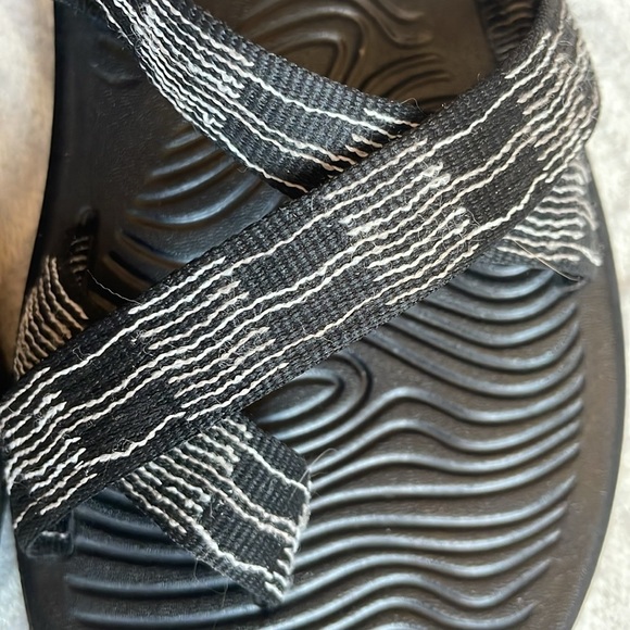 CHACO Sandals Z/2 Classic Adjustable Black White Pattern Strap Women’s  Sz:8 - Picture 11 of 15